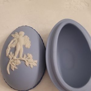 Wedgewood  jasperware trinket box